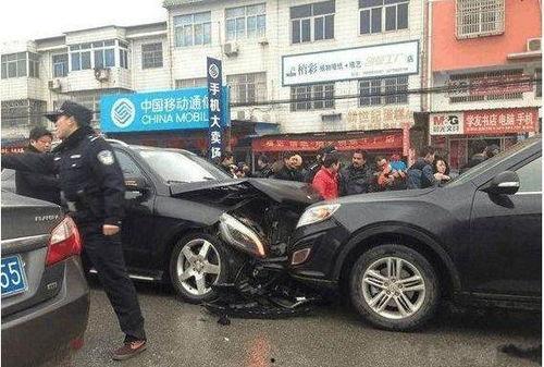 国产车外国撞车事件视频,真相与反思